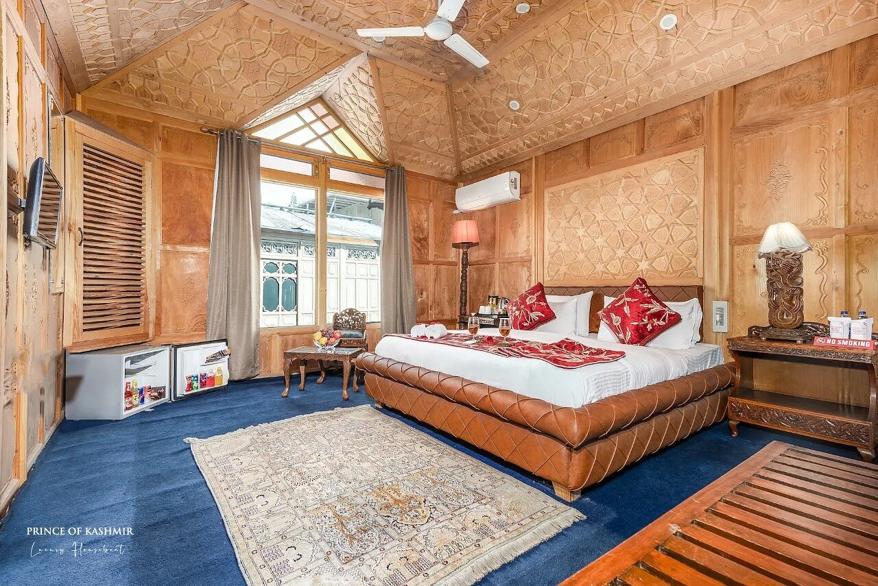 The Voyager journey: four star signature